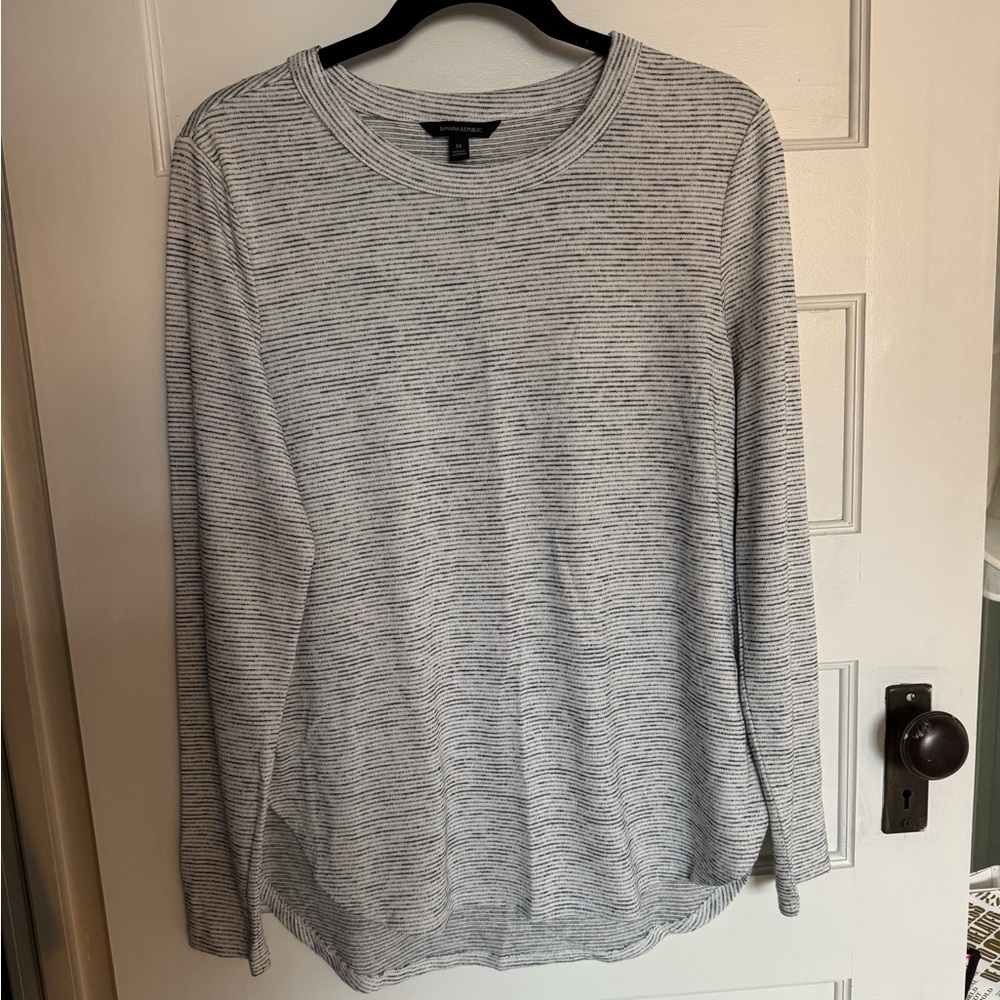 Banana Republic Luxespun Stripe Top Gray White Long Sleeve Lightweight Soft